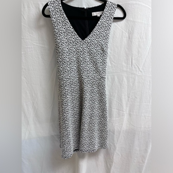LOFT Dresses & Skirts - Loft - Women’s size 8 sleeveless black-and-white dress